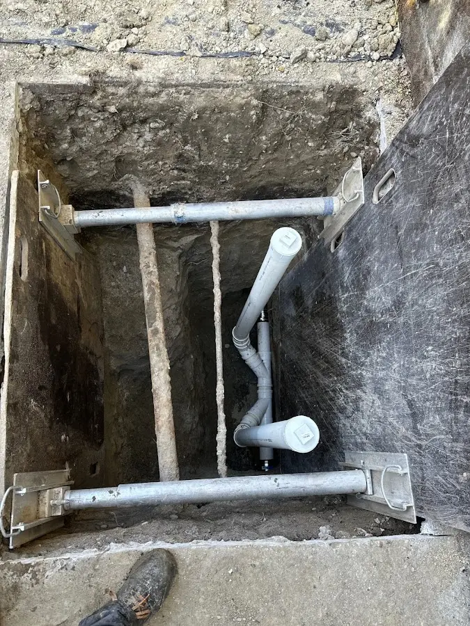 Experienced plumber completing Drain Cleaning work in East Franklin
